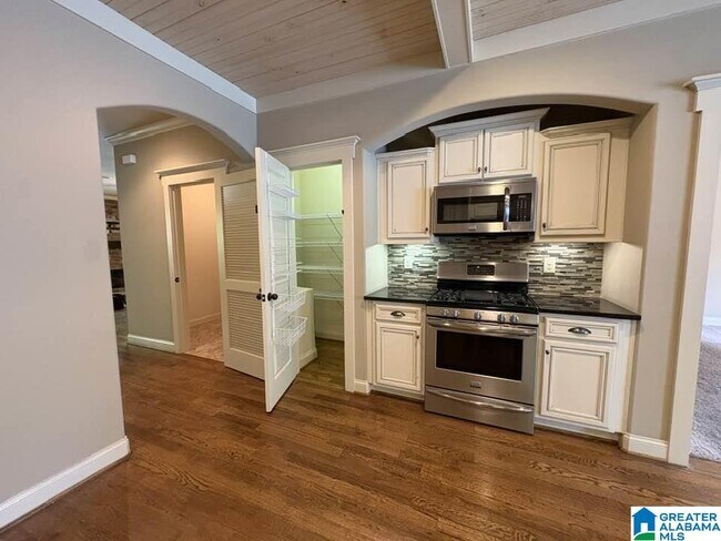 Building Photo - 305 Heritage Dr