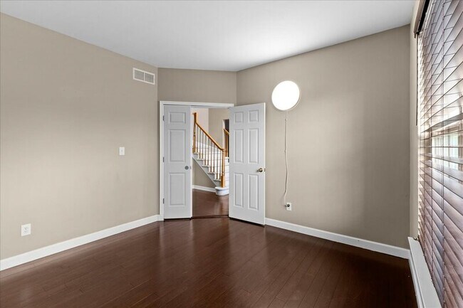 Building Photo - 49 Equestrian Dr