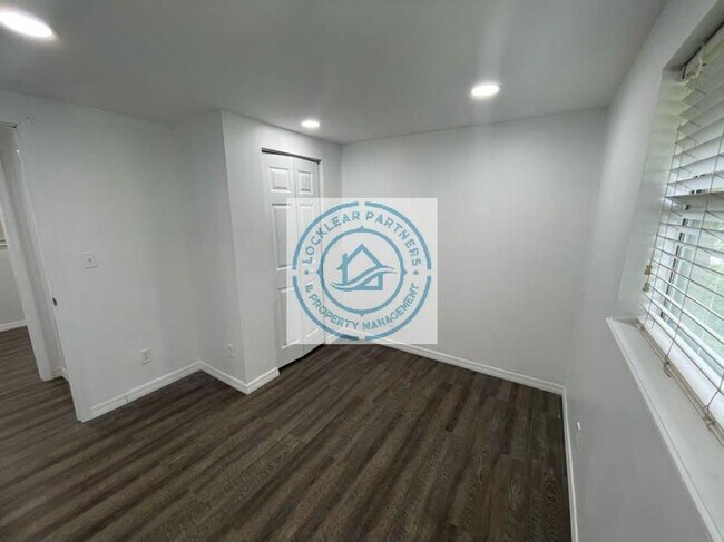 Building Photo - 2626 Broadway Ave