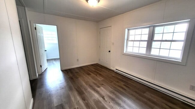 Building Photo - Two Bedroom Duplex apt for Rent: Two Weeks...