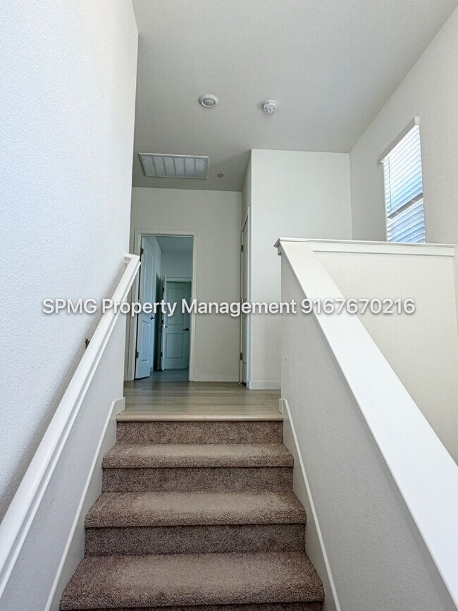 Building Photo - "Modern Rocklin Home : Spacious 3-Bedroom Home with Elegant Hardwood Accents!"
