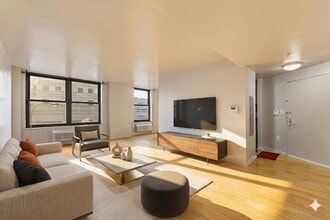 Building Photo - 102 Christopher Columbus Dr