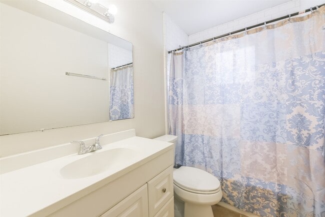 Building Photo - 5514 Vickita Dr