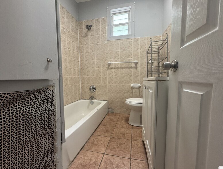 Building Photo - 173 Wegman Pky