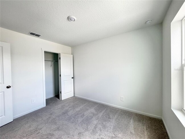 Building Photo - 842 Lynx St