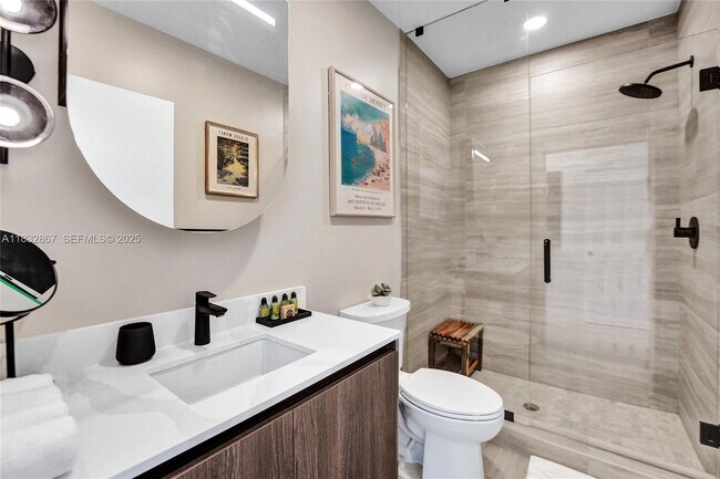 Building Photo - 580-572 72nd St