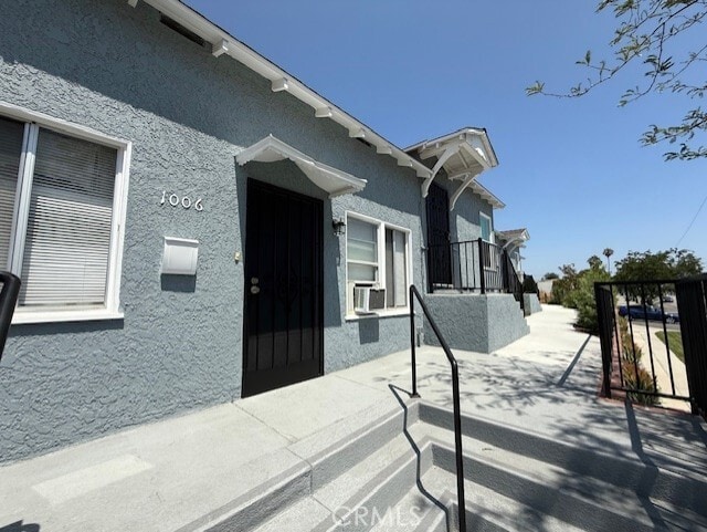 Building Photo - 1000 N Glenoaks Blvd