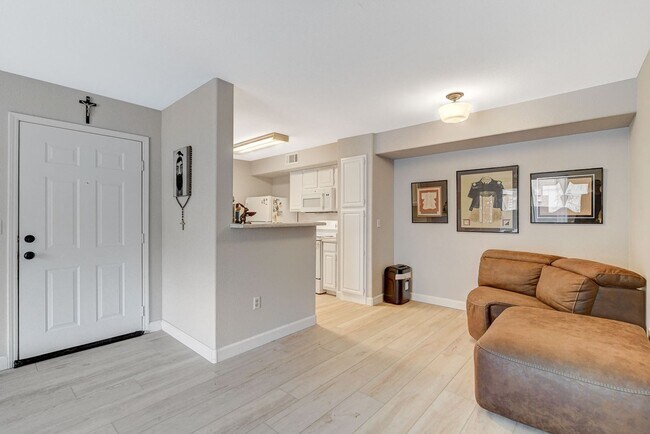 Building Photo - Chic & Convenient: Your Ground-Level Condo Retreat in Silverado Ranch