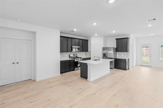 Building Photo - 30618 Wicklow Gdns Dr