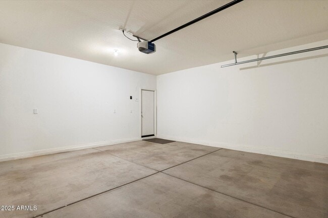 Building Photo - 17626 W Paraiso Dr