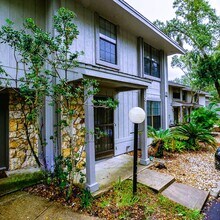 Building Photo - 9 Oakwood Park