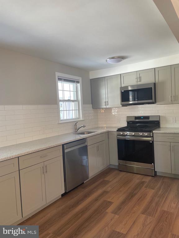 Building Photo - 1917 Winton Ave