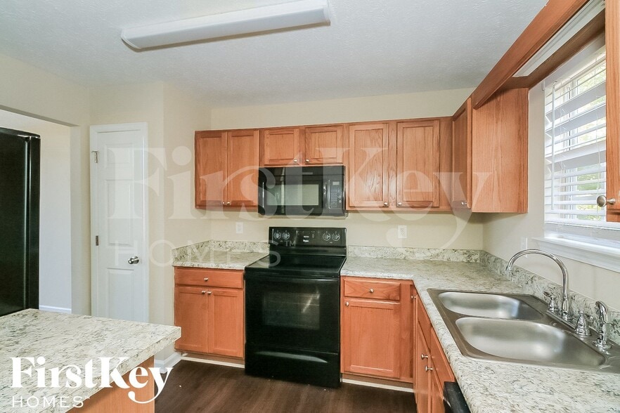 Building Photo - 109 Manx Dr