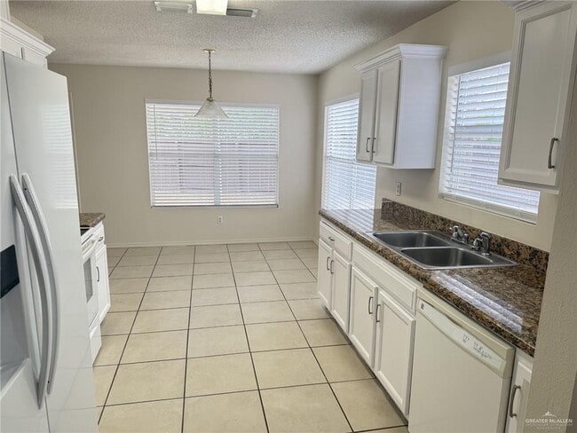 Building Photo - 3414 Santa Rocio St