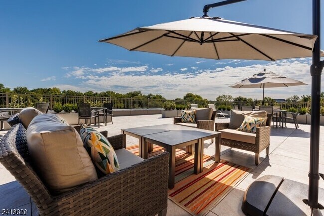 Building Photo - 1181 Morris Ave