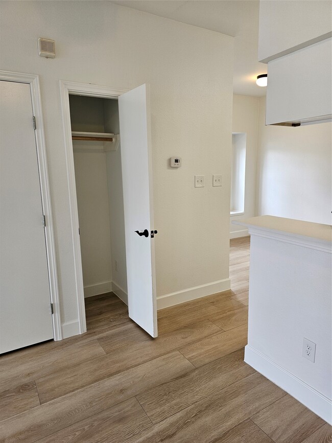 Building Photo - 2626 Holly Hall St