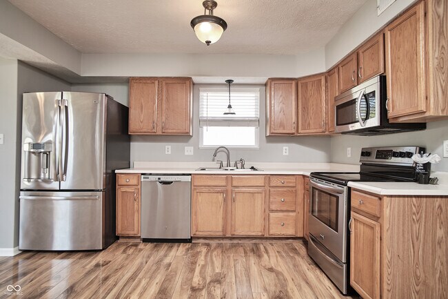 Building Photo - 10856 Trailwood Dr