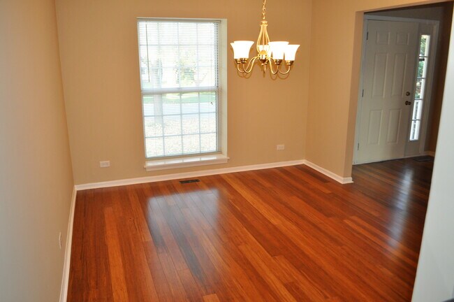 Building Photo - 15 Whispering Dr