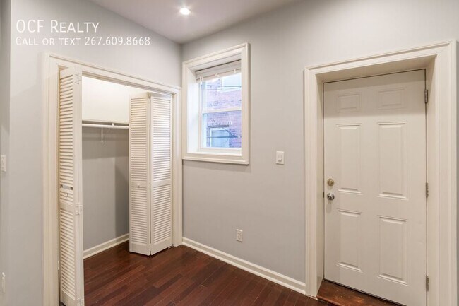 Building Photo - 723 S 56th St