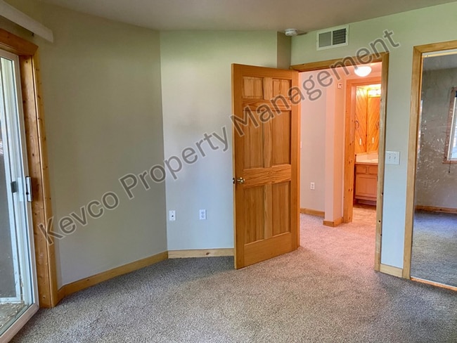 Building Photo - 4545 Wheaton Dr