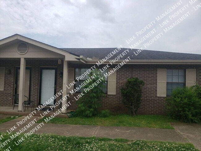 Primary Photo - 5004 N Moore Ln
