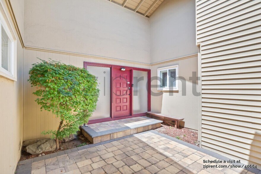 Building Photo - 38596 Athy St