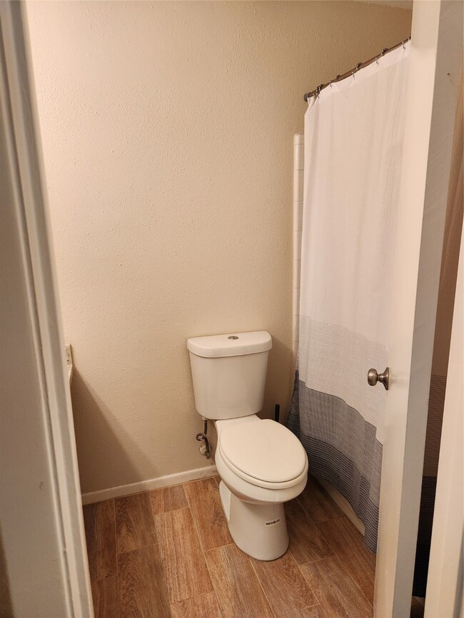 Building Photo - 10607 Horseshoe Bend Dr
