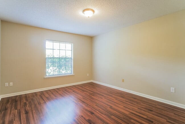 Building Photo - 5430 Otters Run Ln