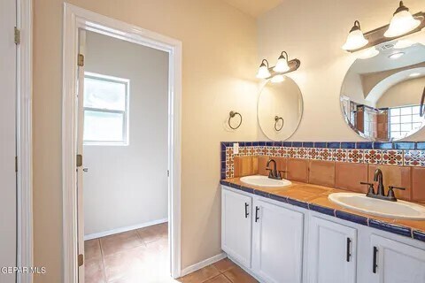 Building Photo - West El Paso Ranch Home