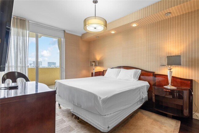 Building Photo - 17875 Collins Ave