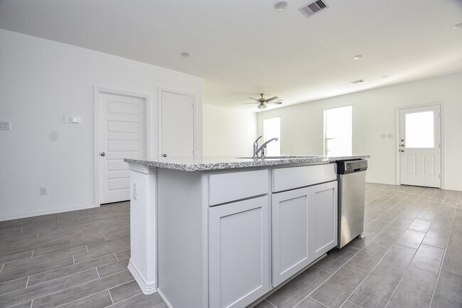 Building Photo - 5715 Aurora Grns Ln