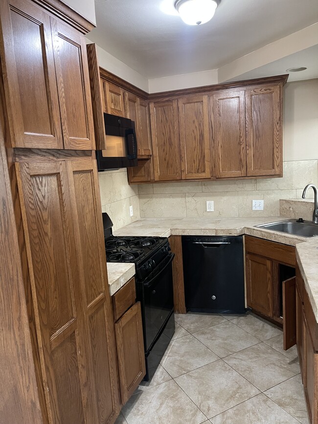 Kitchen - 3628 W 135th St