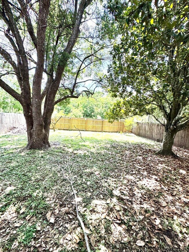 Building Photo - 2776 River Ridge Dr