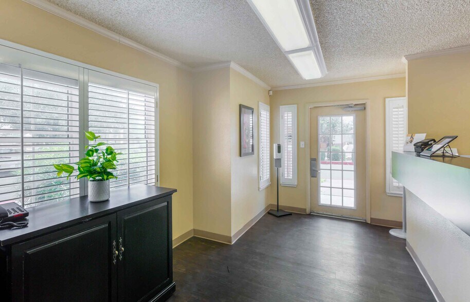 Building Photo - Furnished Studio-Phoenix - Scottsdale - Old Town