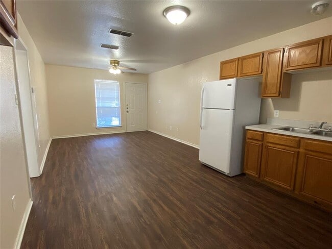 Building Photo - 1719 Short St