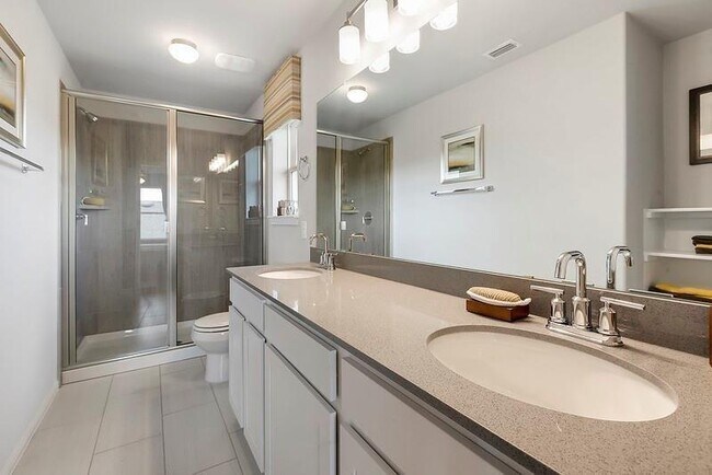 Building Photo - 420 Staunton Dr