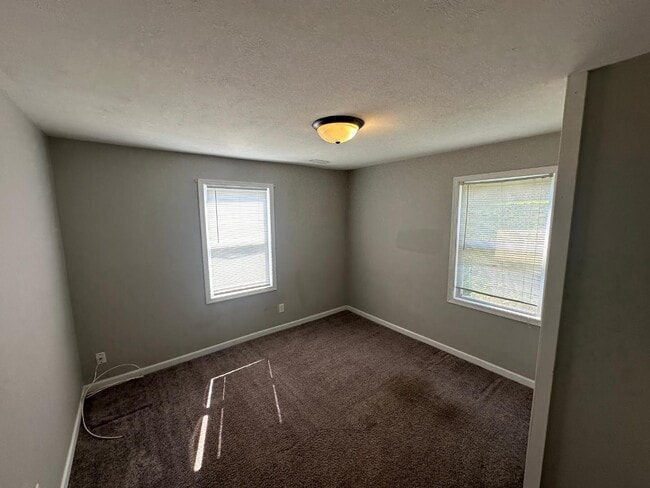 Building Photo - 1807 N Underhill St