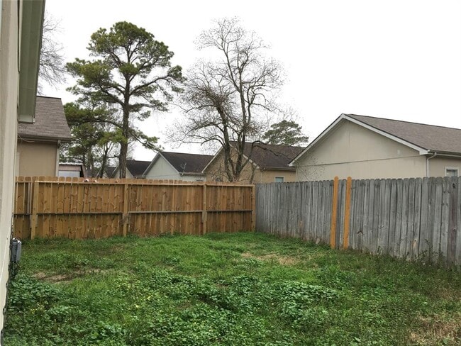 Building Photo - 11811 Greensbrook Forest Dr
