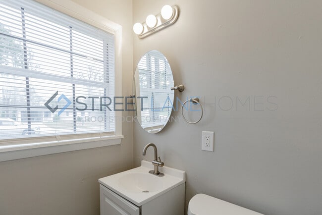 Building Photo - Charming 3 Bedroom in Warner Robins!