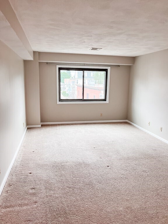 Building Photo - 68 N Washington St