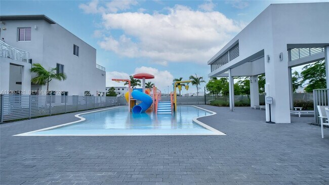 Building Photo - 6630 NW 104th Path