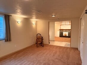 Building Photo - Room for rent downtown Coeur d Alene
