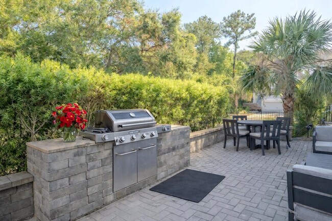 Building Photo - 52 Sandcastle Ct