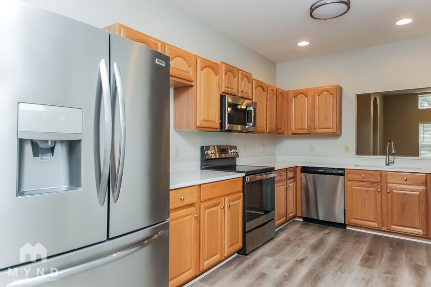 Building Photo - 6041 Spring Creek Ct