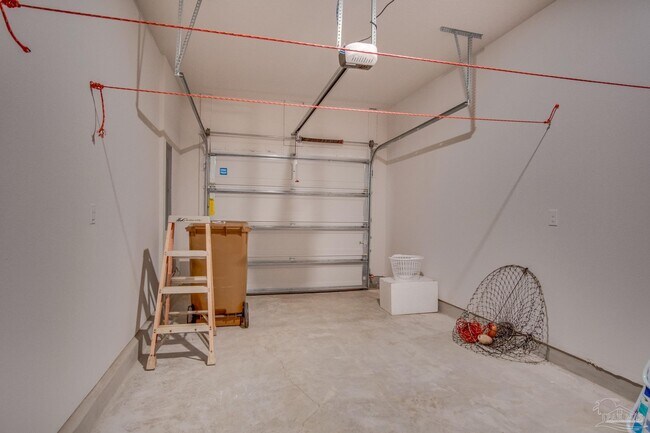 Building Photo - 5689 Stellarjay St