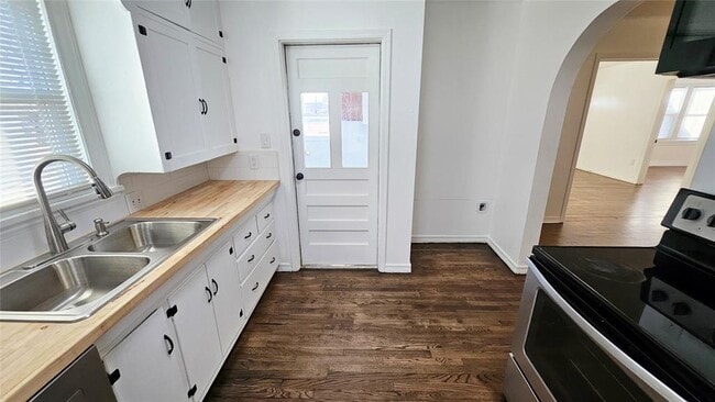 Building Photo - 205 Madison Ave NE