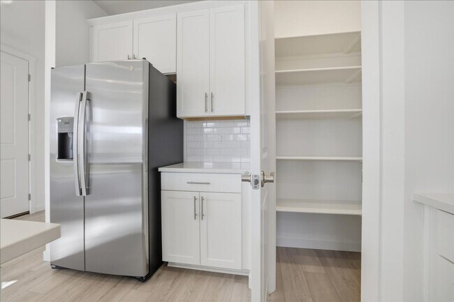 Building Photo - Brand new 3 bed 2.5 bath townhouse