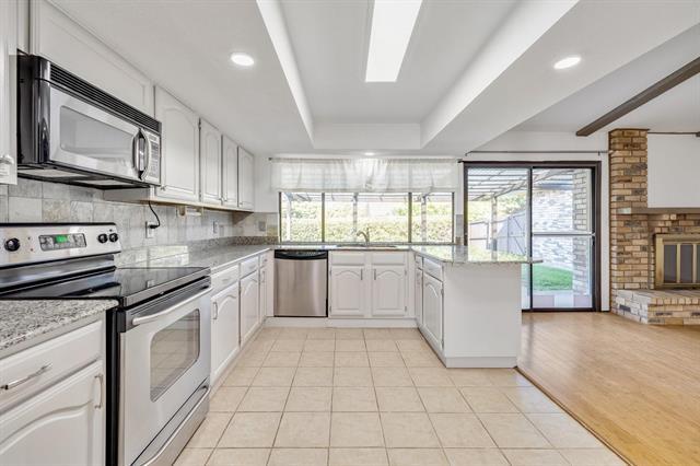 Building Photo - 3017 Rockett Dr
