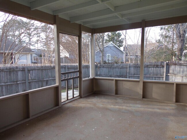 Building Photo - 100 Tess Cir