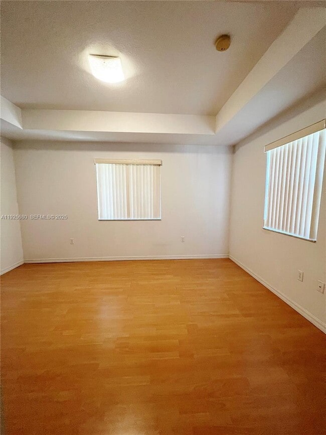 Building Photo - 8940 NE 8th Ave